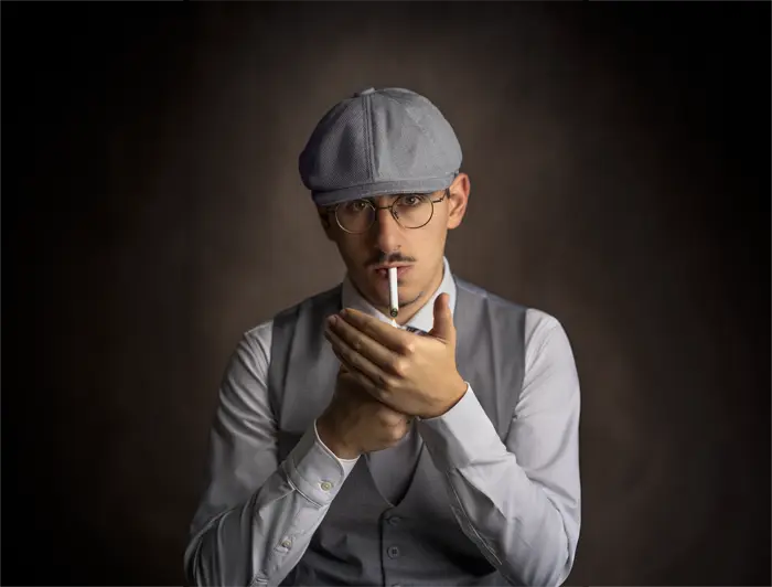 Séance photo portrait homme en studio dans un style Peaky Blinders